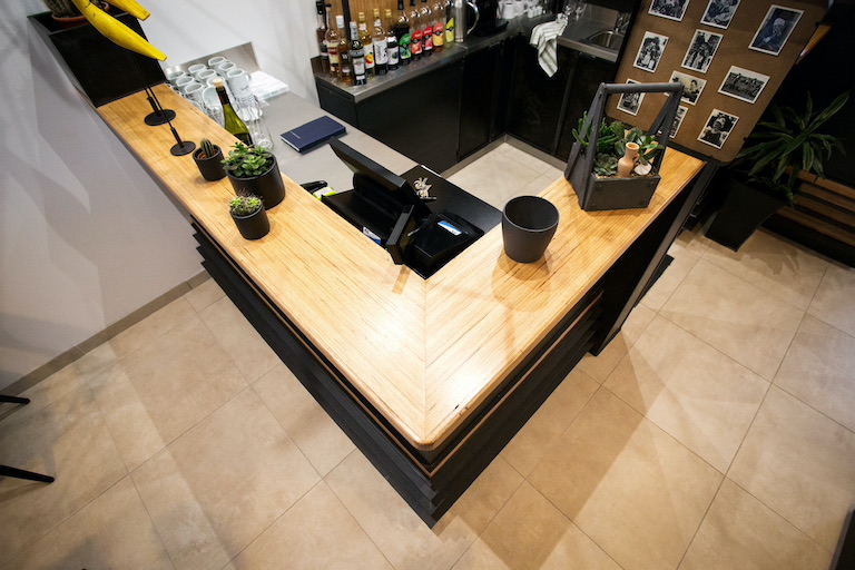 bar design acier et bois