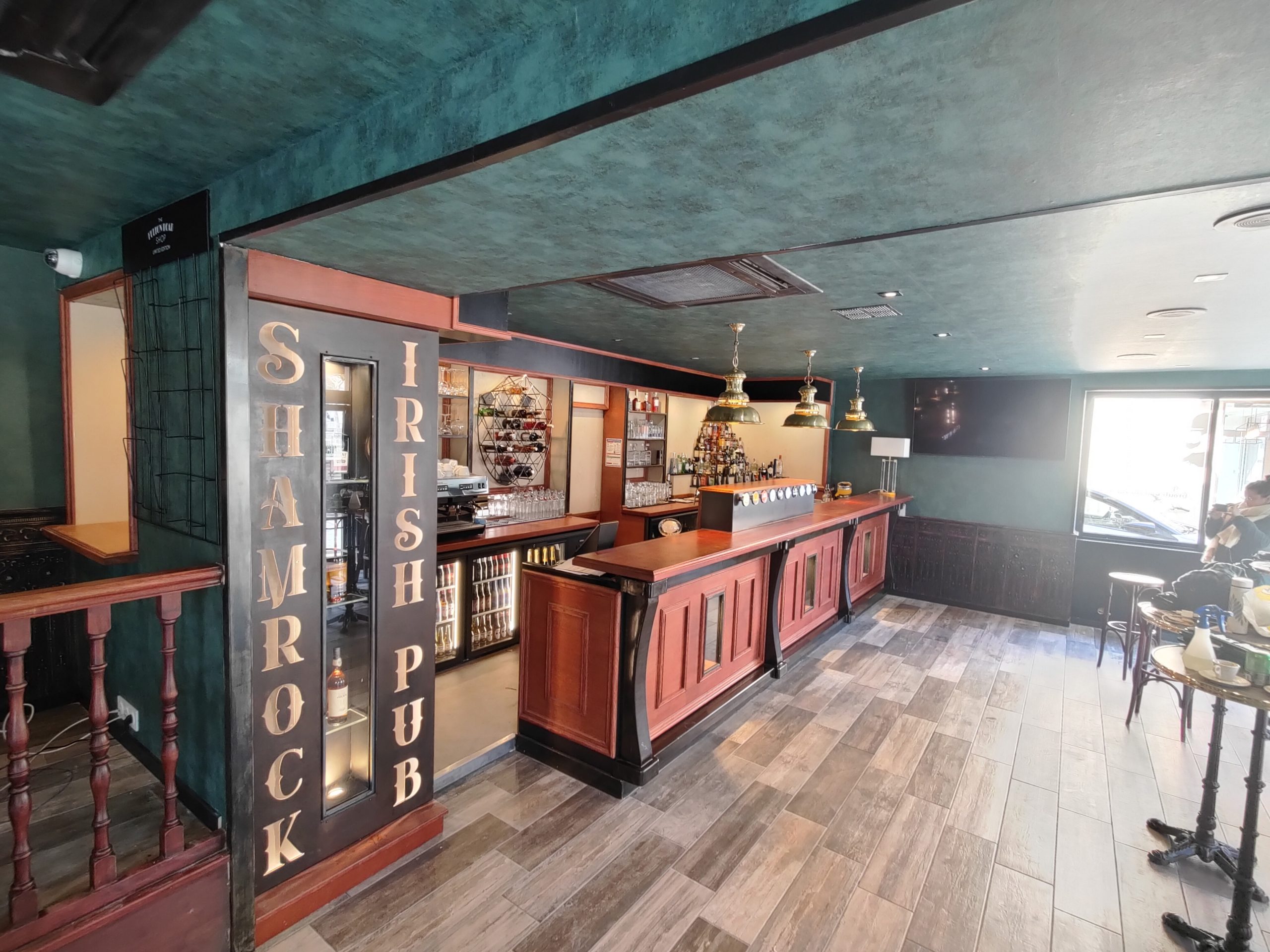 bar design acier et bois